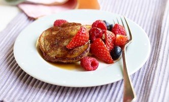 Mini Caramel Pancakes with Berries