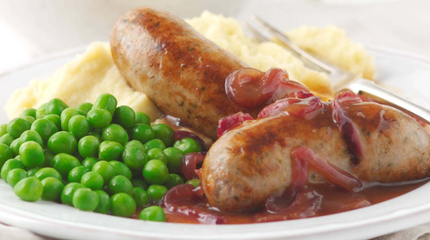 Resultado de imagem para bangers and mash