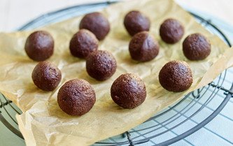 Salted Caramel & Choc Energy Balls